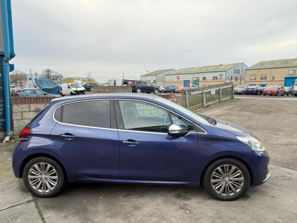 2016 PEUGEOT 208 AUTO LOW MILES - Image 16