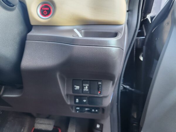 2017 HONDA FREED 1.5 AUTO LOW MILES 7 SEATER - Image 17