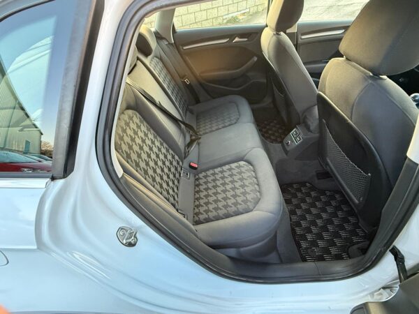 AUDI A3 AUTO TFSI 2014 1.4L - Image 11