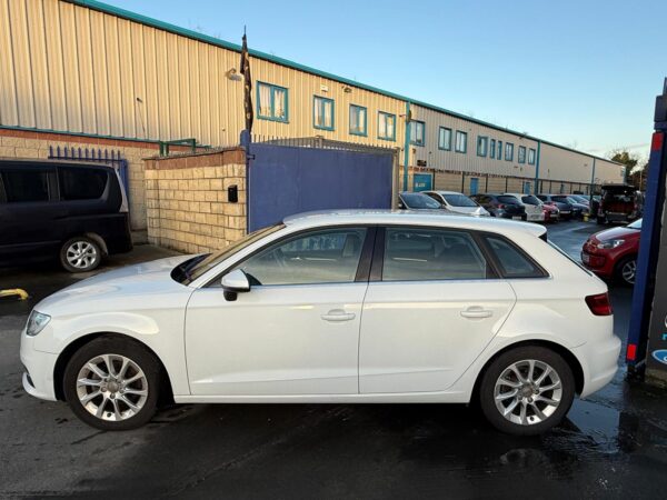 AUDI A3 AUTO TFSI 2014 1.4L - Image 14