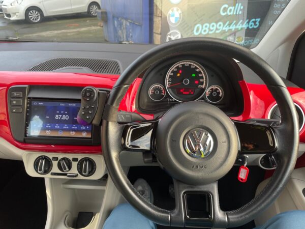 VOLKSWAGEN UP AUTO 2015 - Image 8