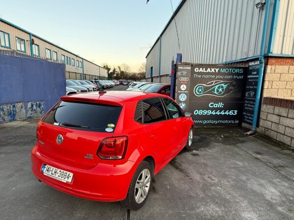 2014 VOLKSWAGEN POLO AUTO - Image 2