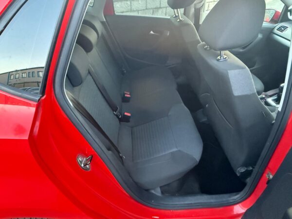 2014 VOLKSWAGEN POLO AUTO - Image 10