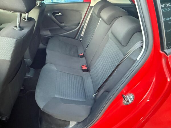 2014 VOLKSWAGEN POLO AUTO - Image 13