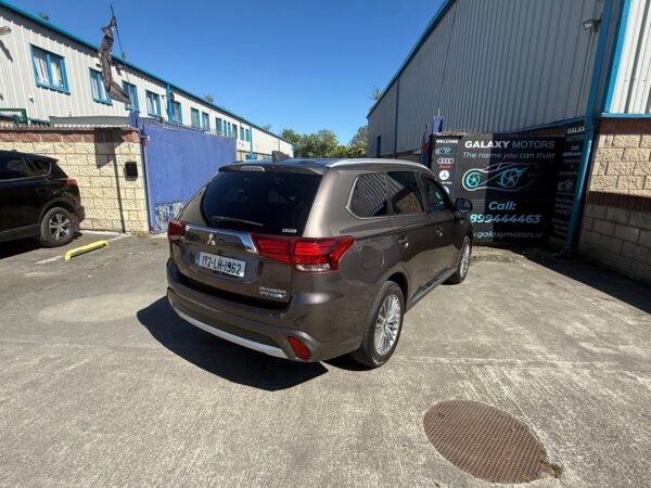 2017 Mitsubishi Outlander PHEV 2.0 4WD SUV AUTO (CATEGORY S IN UK) - Image 2