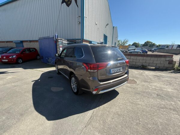 2017 Mitsubishi Outlander PHEV 2.0 4WD SUV AUTO (CATEGORY S IN UK) - Image 6