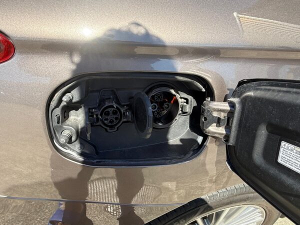 2017 Mitsubishi Outlander PHEV 2.0 4WD SUV AUTO (CATEGORY S IN UK) - Image 12