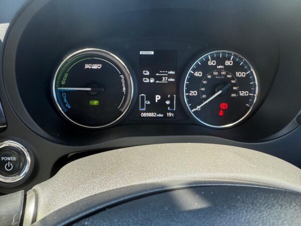 2017 Mitsubishi Outlander PHEV 2.0 4WD SUV AUTO (CATEGORY S IN UK) - Image 21